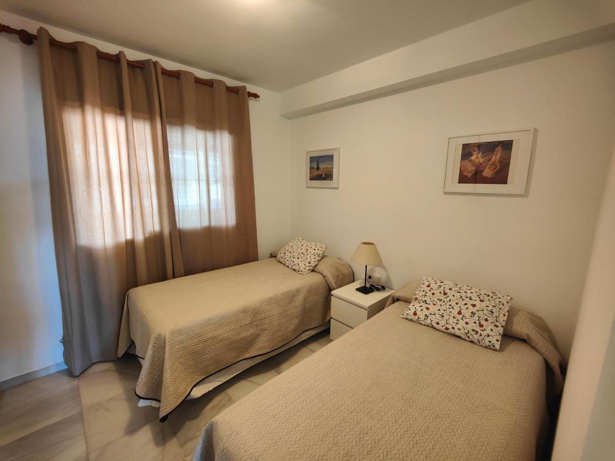 Apartamento Cerca De La Playa Con Piscina فوينخيرولا المظهر الخارجي الصورة